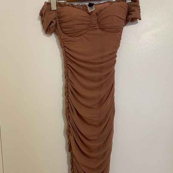 Windsor mauve mesh midi side slit off shoulder dress - Picture 7 of 7